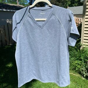 Under Armour gray tee